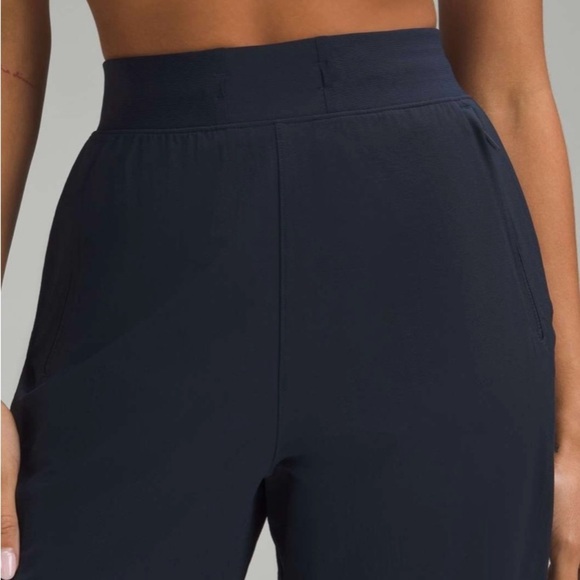 Lululemon sz 2 License to Train High-Rise Pant True Navy, NWOT new without tags - Picture 8 of 10